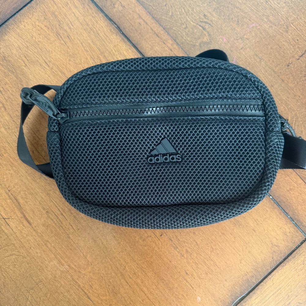 Adidas Black Mesh Crossbody Waist Bag Adjustable Strap Fanny Pack Sporty Travel